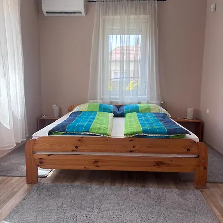 Tüskevár Apartamento Abádszalók